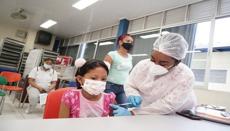 Casi 4 millones de niños de 3 a 11 años son susceptibles de vacunación contra la COVID-19 y no han recibido la primera dosis aún. /Foto: Cortesía / La Opinión