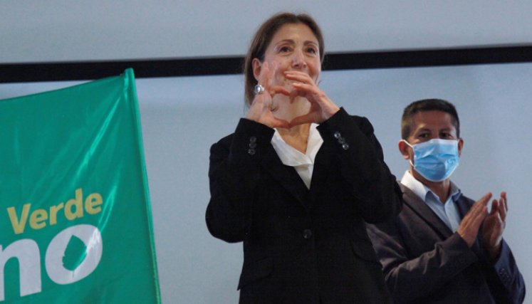  Ingrid Betancourt oficializó su precandidatura a la Presidencia desde su partido Verde Oxígeno.