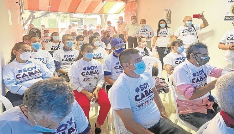  Los simpatizantes de la congresista la acompañaron en las diferentes actividades de campaña que presidió. / Foto cortesía 