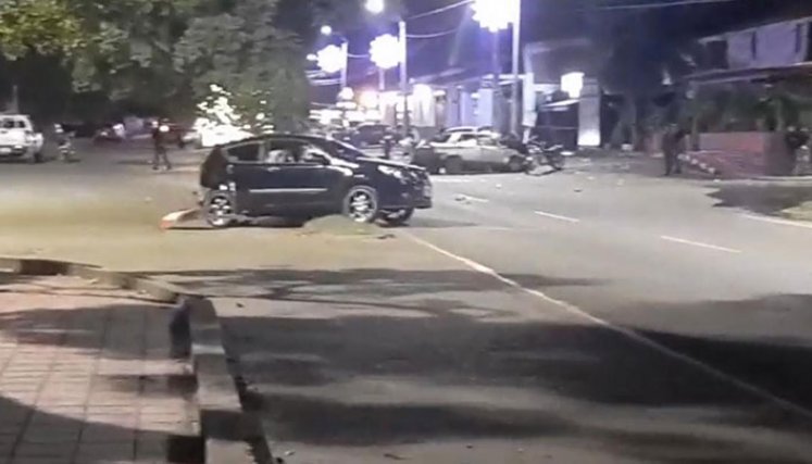 El conductor que provocó el múltiple choque huyó del lugar de los hechos.