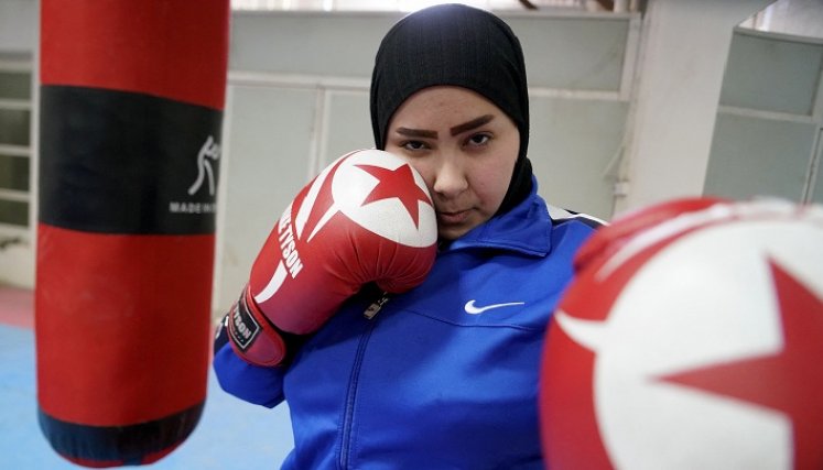 Boxeadoras en Irak intentan  ‘noquear’ los prejuicios y tabúes