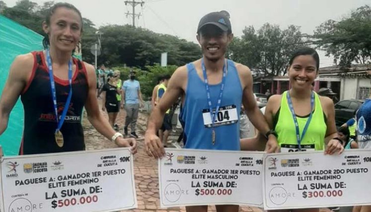 Yajaira Rubio, (primera a la izquierda), Dídimo Sánchez y Milena Orejuela fueron los  mejores en la Batalla de Cúcuta.