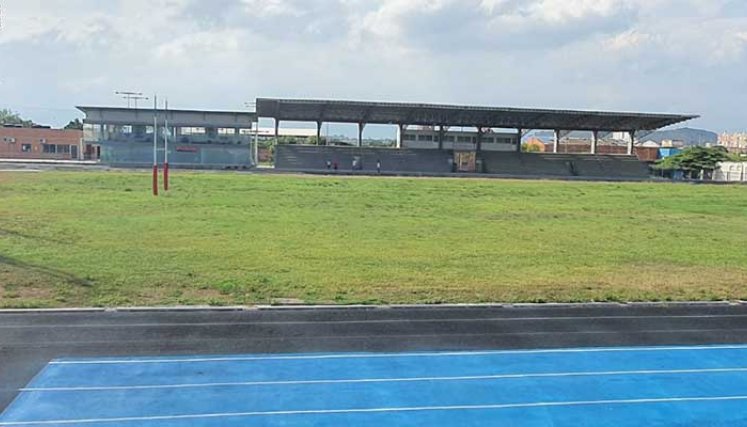 La Grama del estadio Centenario de Atletismo de Juan Atalaya ha sido recuperada después de diez años.