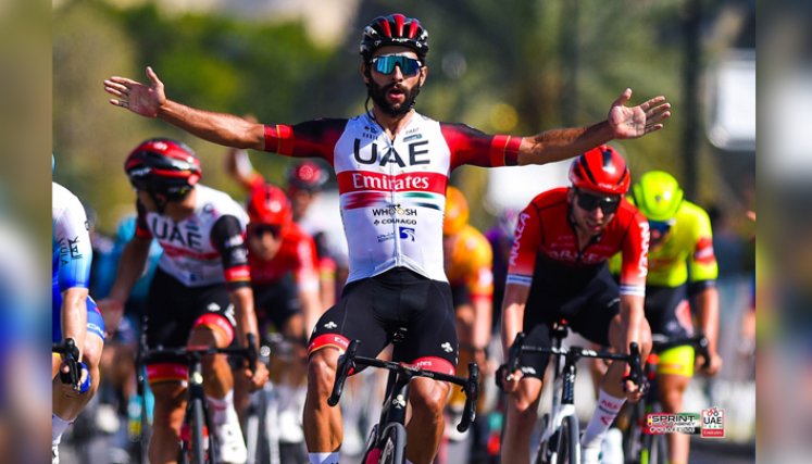Fernando Gaviria ganó la sexta y última etapa del Tour de Omán