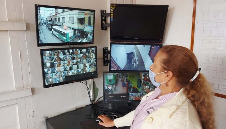 En la plaza de mercado de Ocaña se adoptan estrategias de seguridad con la instalación de dispositivos para brindar protección a propios y visitantes.