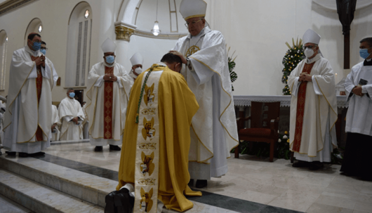  Monseñor Israel Bravo, obispo de Tibú.