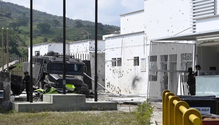 El ataque contra la estación de Policía de Astilleros fue grave.