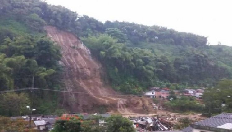 Tragedia en Pereira: van 6 muertos y 21 heridos por deslizamiento de tierra./Foto: internet