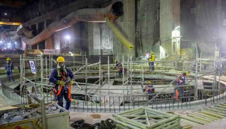 La construcción alcanzó un avance constructivo del 86,9%, en todos los frentes, tanto a cielo abierto como en la central subterránea, gracias al esfuerzo de sus 7.800 trabajadores. / Foto: Juan Antonio Sánchez