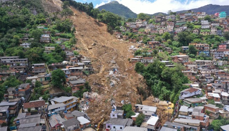 Las recientes lluvias dejan 118 muertos confirmados, 24 rescatados y 849 desplazados. / Foto: AFP