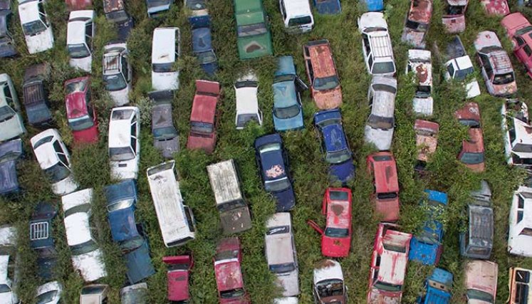 más de 14 mil carros están abandonados en los patios de tránsito./Foto Juan Pablo Cohen
