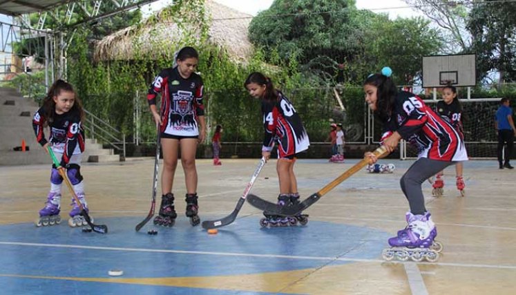El hockey es un deporte de habilidad y destreza y de buena emociones.