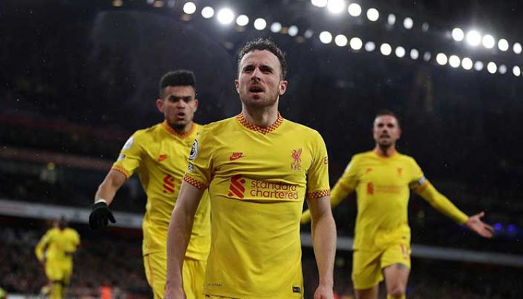 El Liverpool se puso al día con la Liga Premier al derrotar al Arsenal