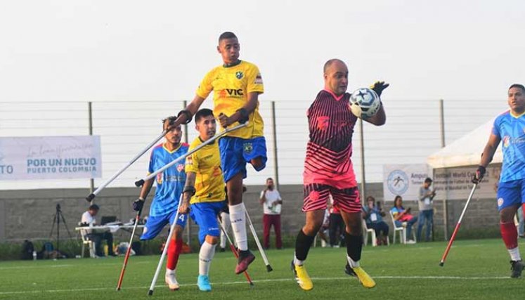 Alfonso Visbal, arquero cucuteño que se clasificó al Mundial de fútbol de Turquía. 