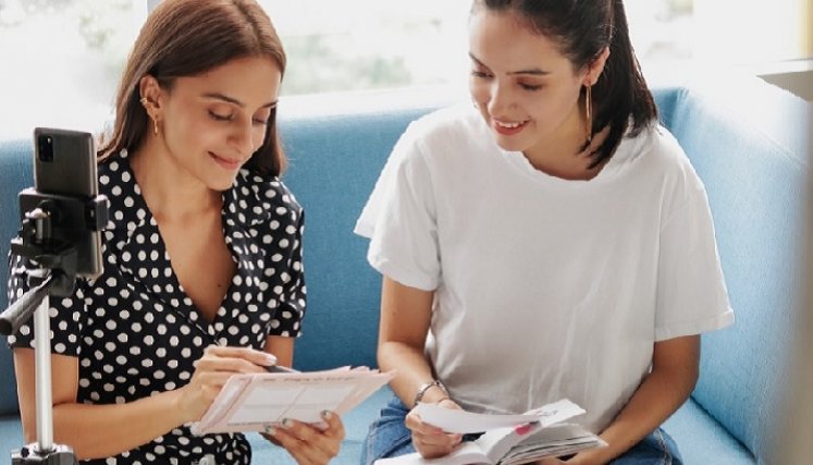 Isabel Martínez y Oriana Godoy, blogueras de moda