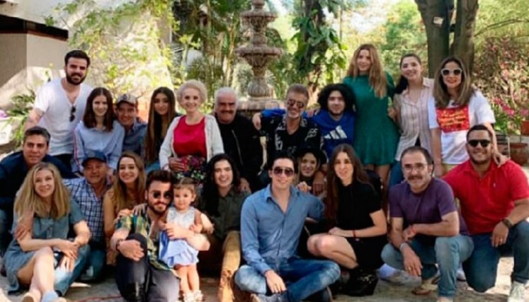 Polémica por serie sobre Vicente Fernández