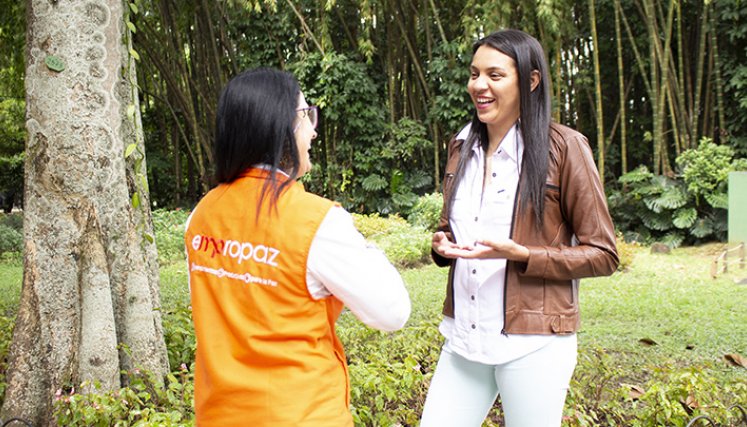 Ayuda a mujeres emprendedoras.