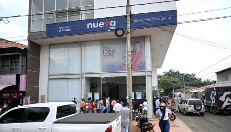 En Nueva Eps persisten las filas. 