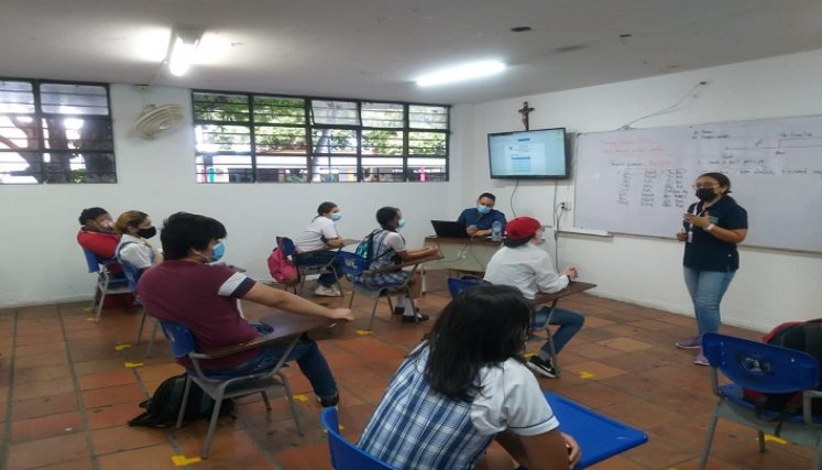 La Alcaldía de Cúcuta ha estado haciendo pedagogía en los colegios sobre la importancia de cumplir con los protocolos y explicando la ruta de atención que se debe seguir por si se registran casos de COVID.