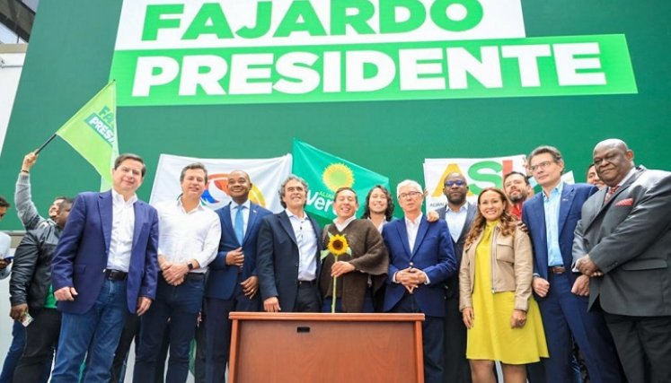 Sergio Fajardo inscribió su candidatura presidencial. 