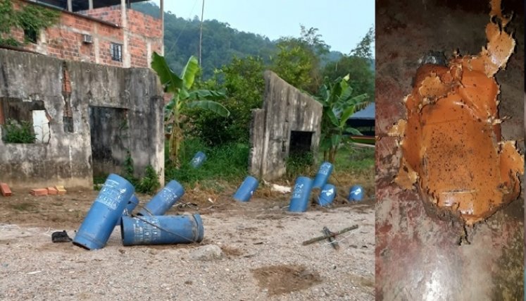 Ayer en la mañana, las autoridades encontraron las rampas que usaron para lanzar los cilindros bomba.