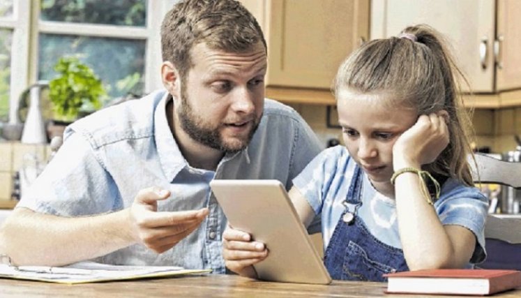 ¿Qué pasa si un papá le hace todas las tareas a su hijo?./Foto: internet