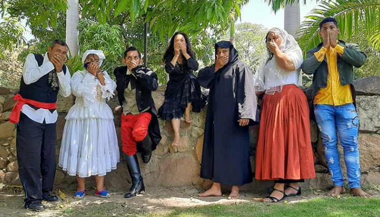  `Entre plumas y espadas´