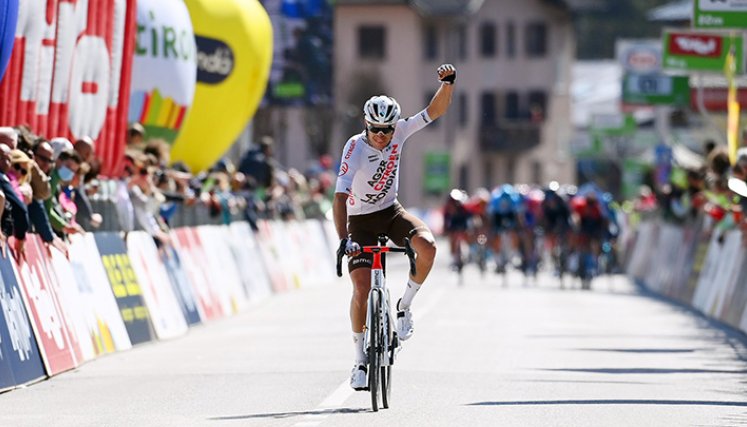 Bouchard gana primera etapa del Tour de los Alpes