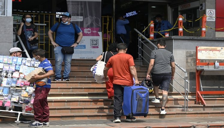 Se espera que el lunes, martes y miércoles sean los días donde se movilicen más viajeros./ Foto: Jorge Gutiérrez / La Opinión 