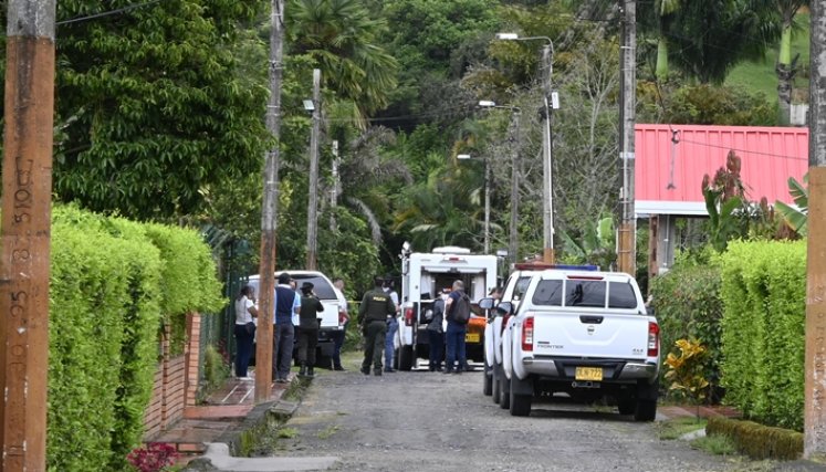 La Brihno estuvo durante horas haciendo la inspección técnica.