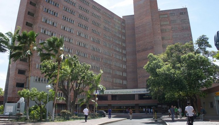Perdió el riñón izquierdo por el disparo, está recluido en el hospital.