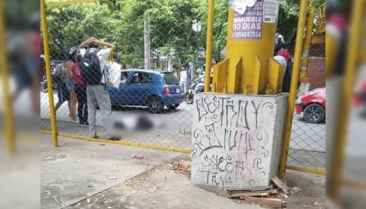 Estudiante cayó de un puente. 
