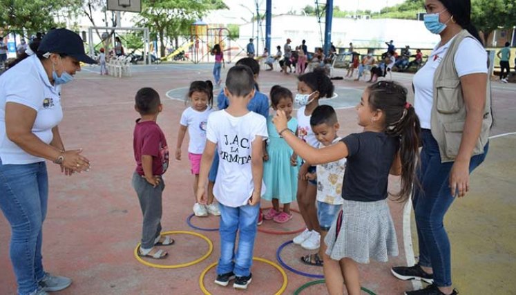 Niños de La Ermita reciben atención de la alcaldía./Cortesía