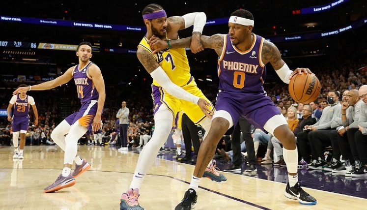 Los Lakers perdieron contra contra el Phoenix Suns, quedando en el número 11 de la clasificación y sin posibilidad de pasar.  