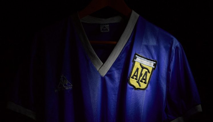 La camiseta está en perfectas condiciones, pese al paso de los años