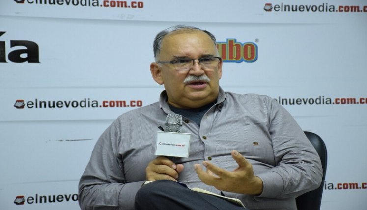 comisionado Carlos Ospina