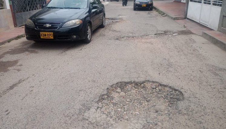 Calle de Guaimaral en mal estado