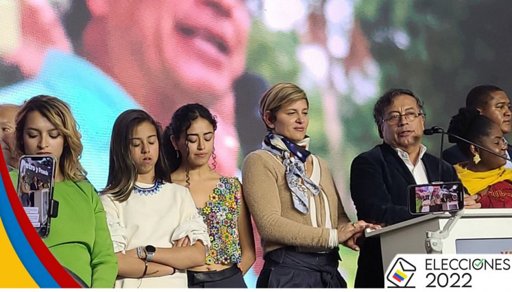 Petro comienza a celebrar su triunfo en primera vuelta