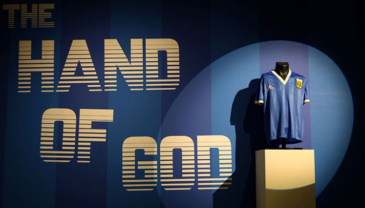 Camiseta de Diego Maradona rompe récord en subasta. AFP