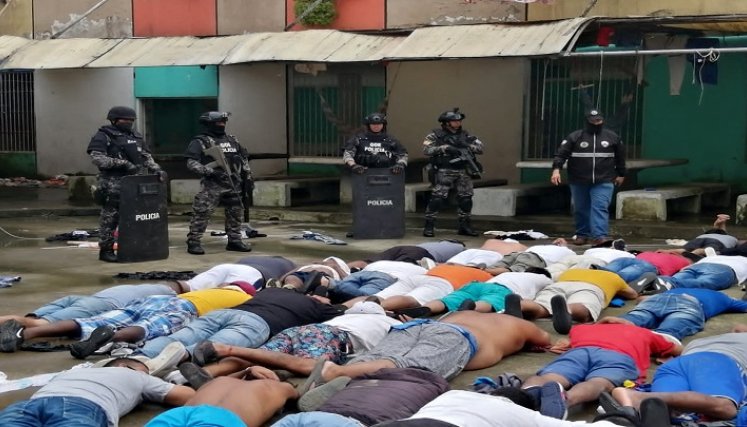 Sangriento motín en cárcel de Ecuador 