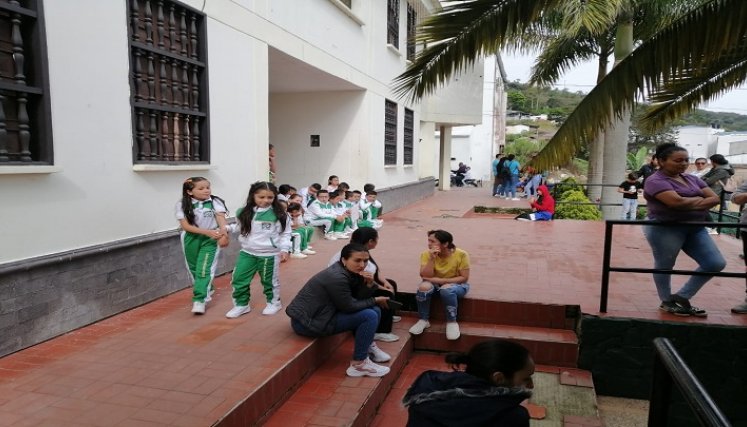 Niños del Colegio Cayetano Franco Pinzón del municipio de San Calixto adelantaron una jornada de protesta por la falta de maestro en la básica primaria. / Foto: Cortesía / La Opinión 