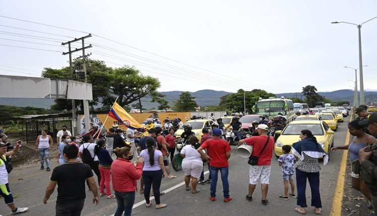 Los cierres fueron intermitentes. / Foto: Jorge Gutiérrez / La Opinión 