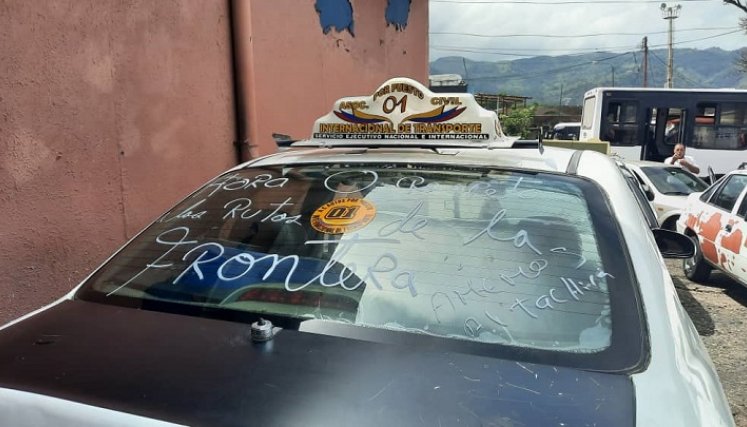 Transportistas del Táchira que viajan a la frontera amenazan con Hora Cero. / Foto: Anggy Polanco /La Opinión 