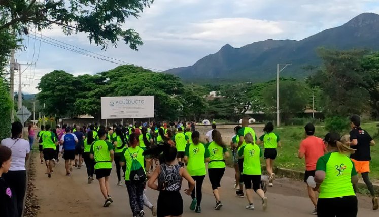 Carrera ‘Día del Trabajo’ convocó a más de 200 atletas. 