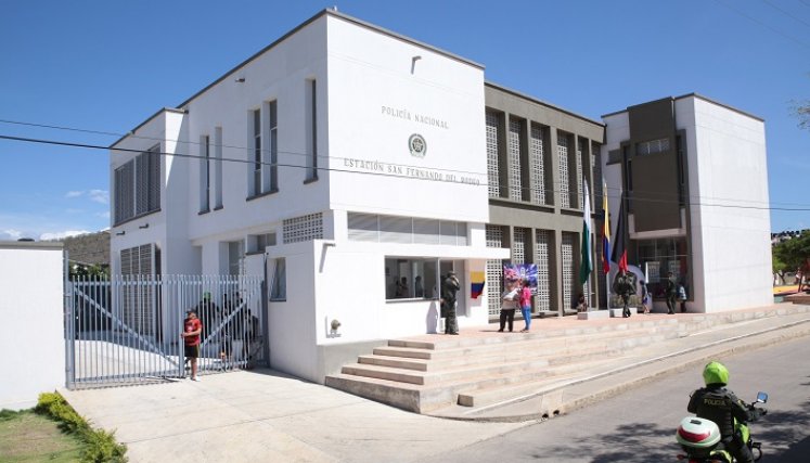 Estuvo 15 días en una estación de Policía y lo enviaron a su casa con detención domiciliaria.