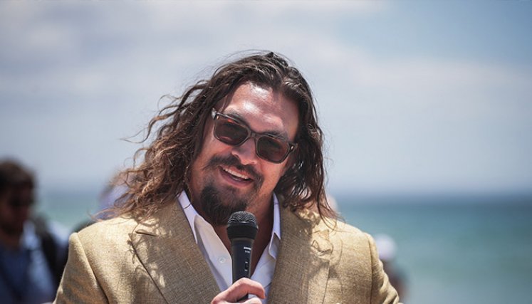 El superhéroe Aquaman pide acción para preservar los océanos