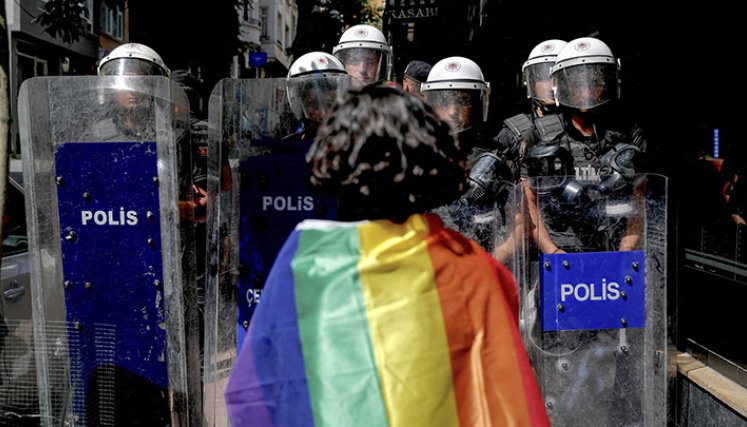 Cerca de 200 arrestos durante la marcha del Orgullo LGTB