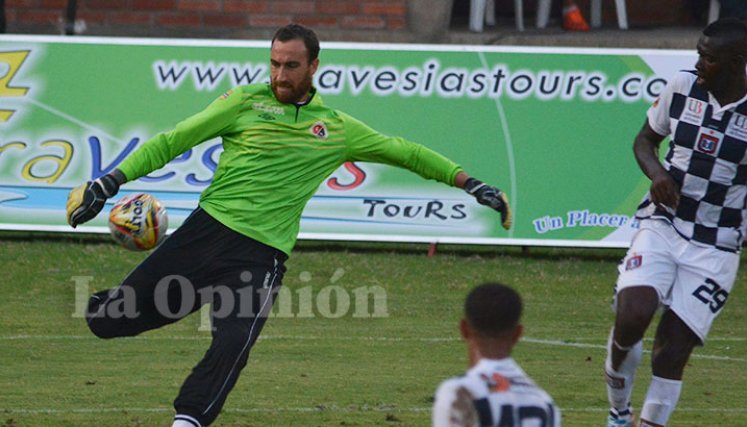 Michel Etulaín, arquero uruguayo al servicio del Cúcuta Deportivo en 2015. 