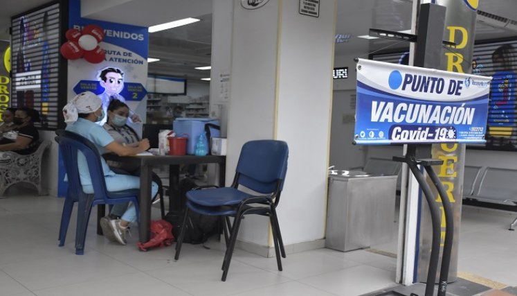 Los puntos de vacunación están vacíos. / Foto: Archivo / La Opinión 