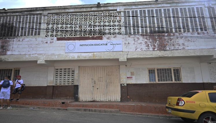 Líderes comunales denuncian que hicieron falta algunos arreglos, pues con lo que se hizo no es suficiente para preservar la seguridad de los niños./ Foto: Jorge Gutiérrez/La Opinión